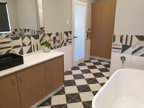 Photo of Bathroom in Kalbarri