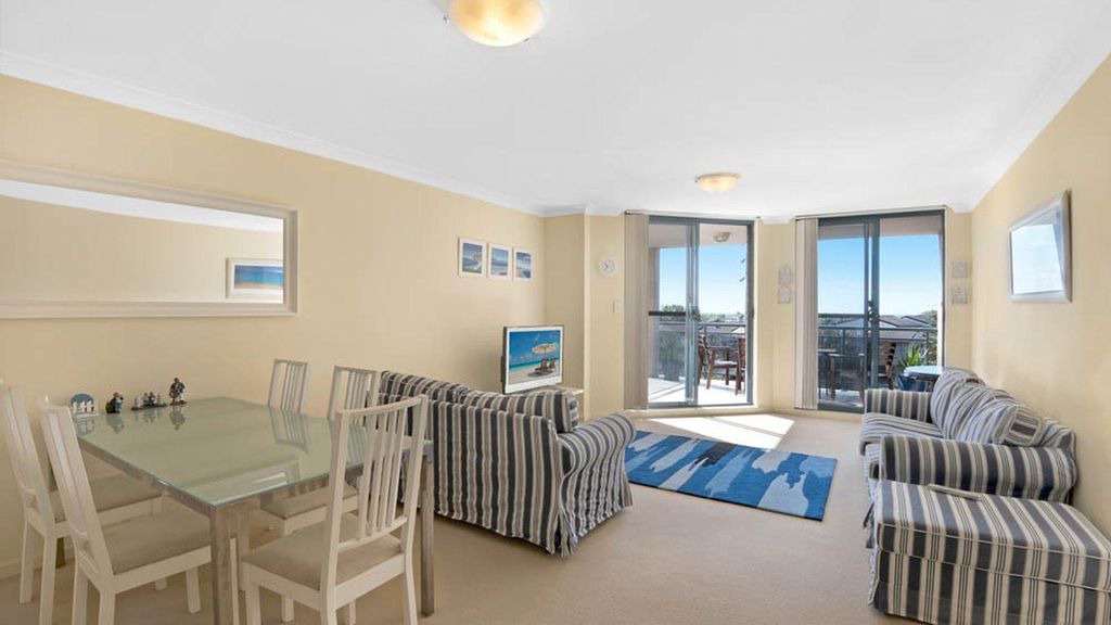 Photo of Livingroom in The Entrance North