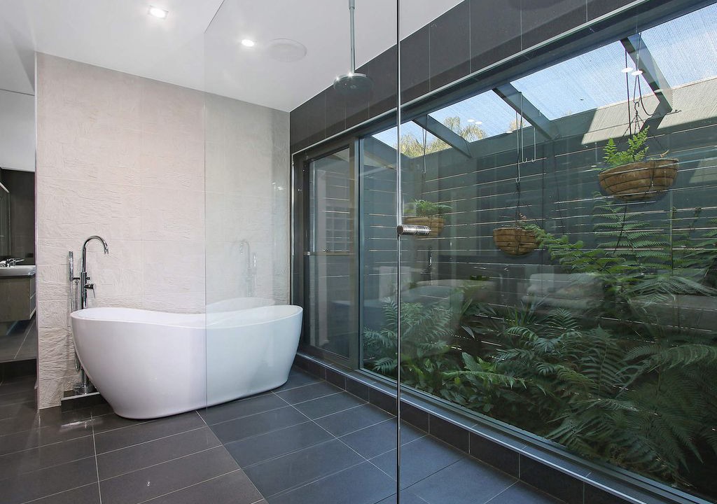 Photo of Bathroom in Yarrawonga