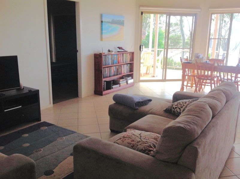 Photo of Livingroom in Denhams Beach