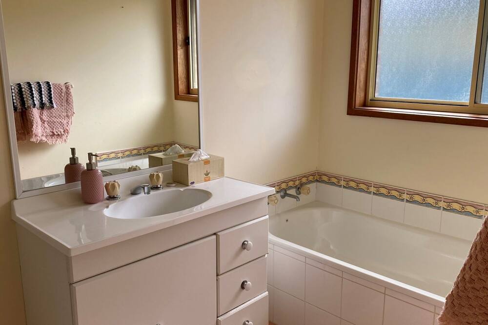Photo of Bathroom in Tomakin