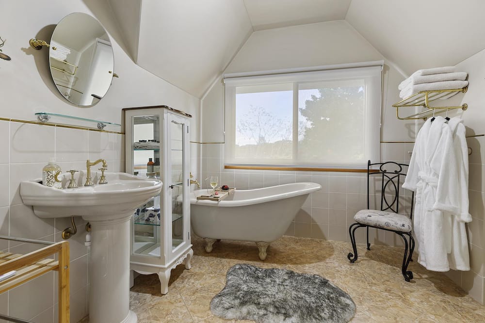 Photo of Bathroom in Montville