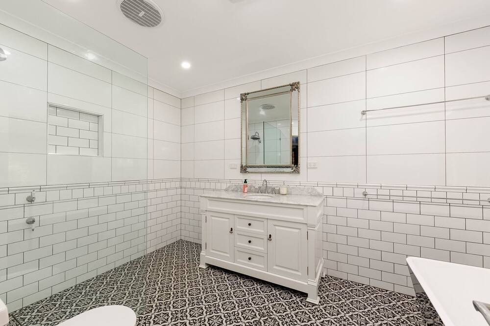 Photo of Bathroom in Durren Durren