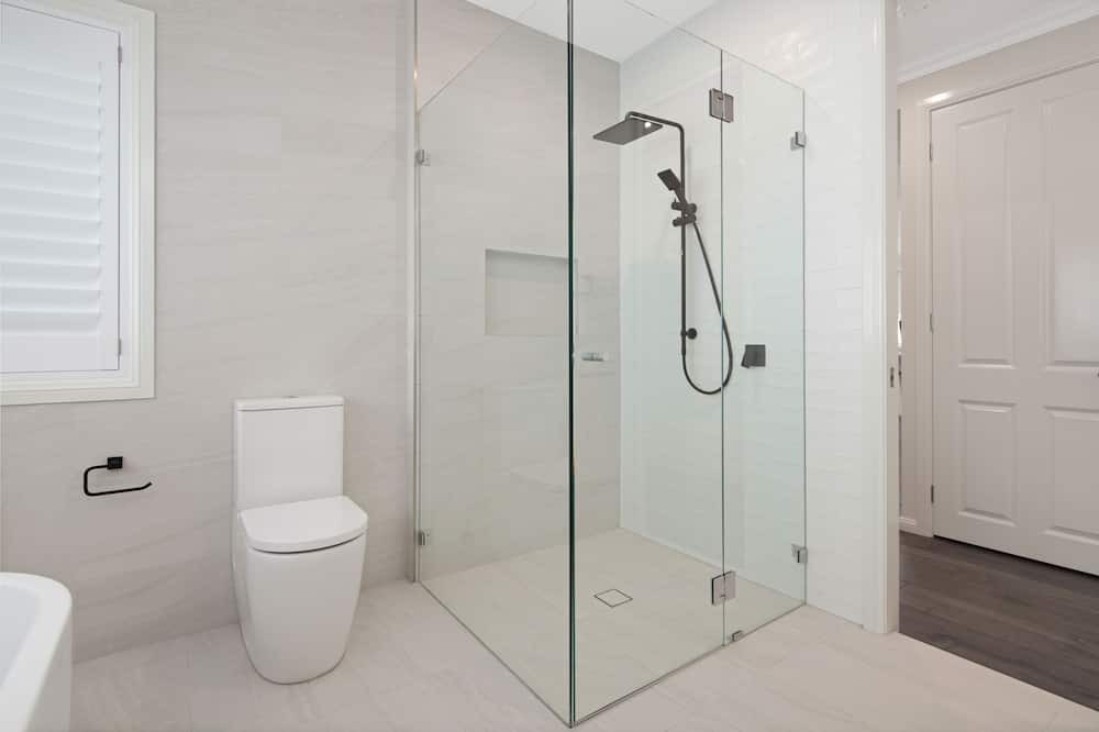 Photo of Bathroom in Sunshine Bay