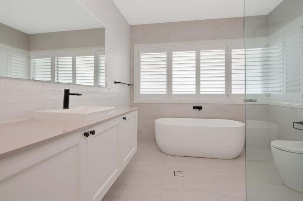 Photo of Bathroom in Sunshine Bay
