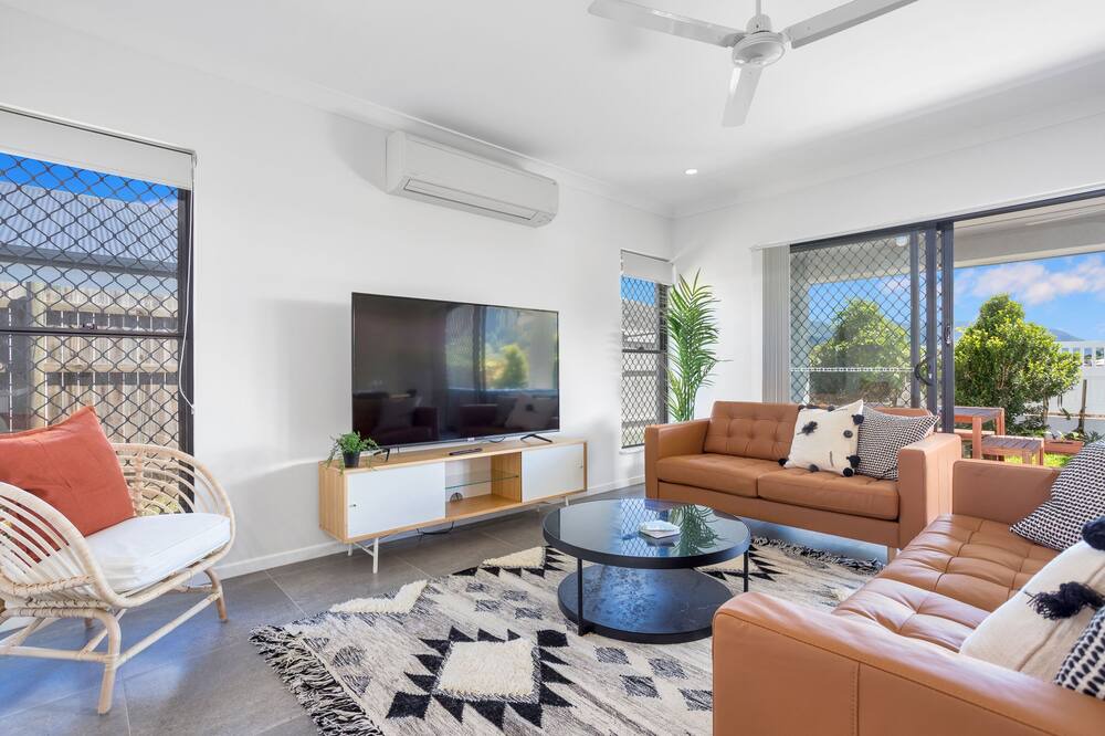 Photo of Livingroom in Trinity Beach
