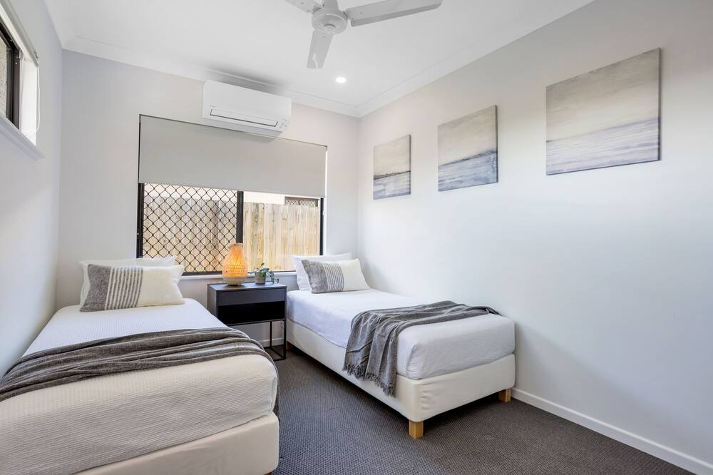 Photo of Bedroom in Trinity Beach