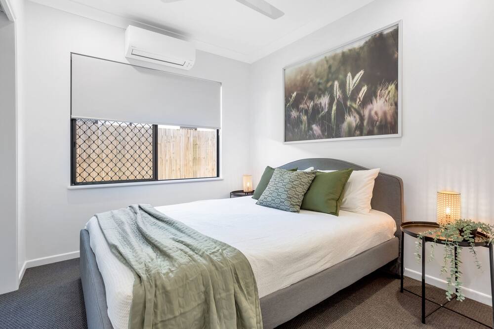 Photo of Bedroom in Trinity Beach