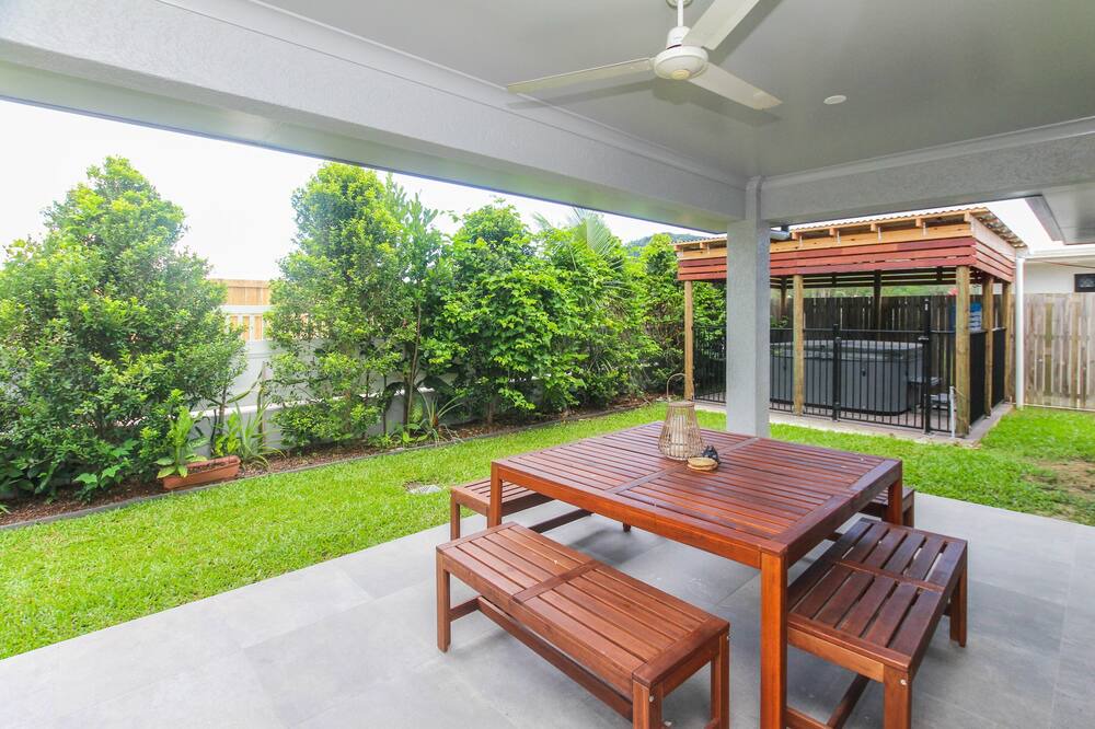 Photo of Patio Balcony in Trinity Beach