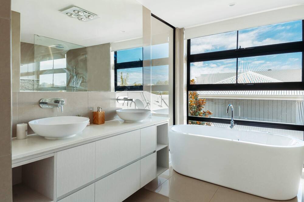 Photo of Others in Helensvale