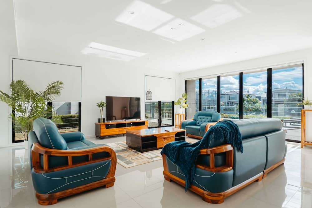 Photo of Bedroom in Helensvale