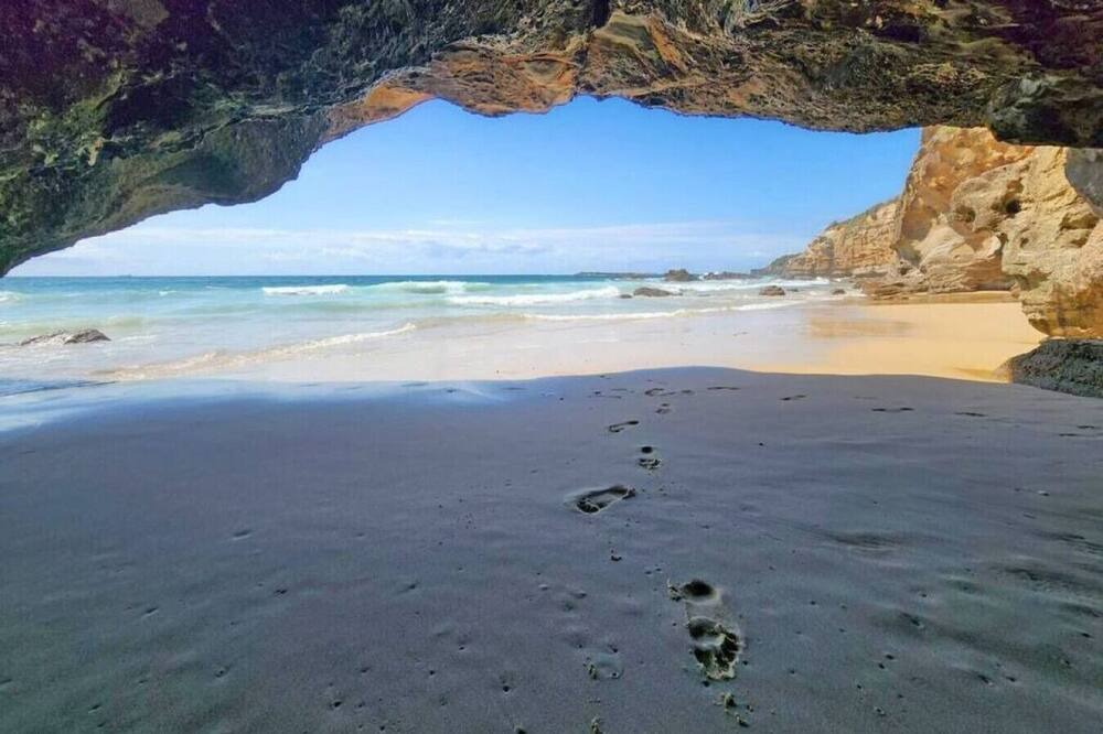 Photo of Others in Caves Beach