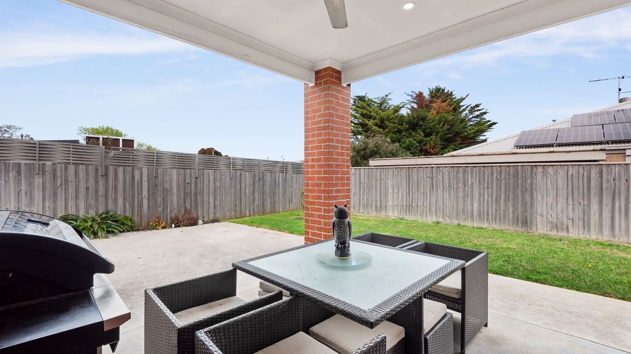 Photo of Outdoor in Indented Head