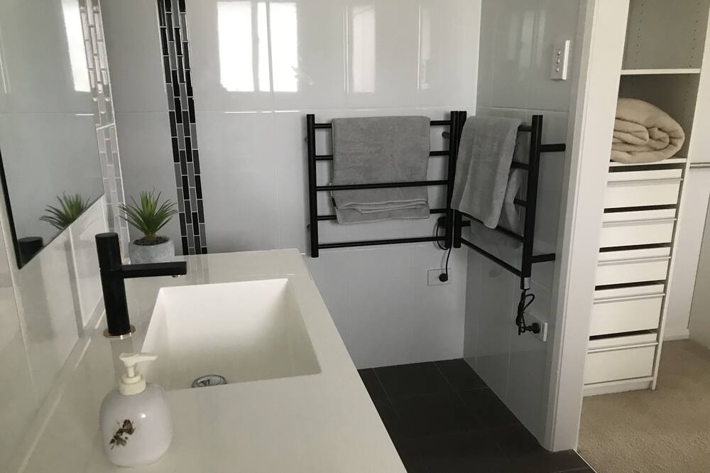 Photo of Bathroom in Oxley Island