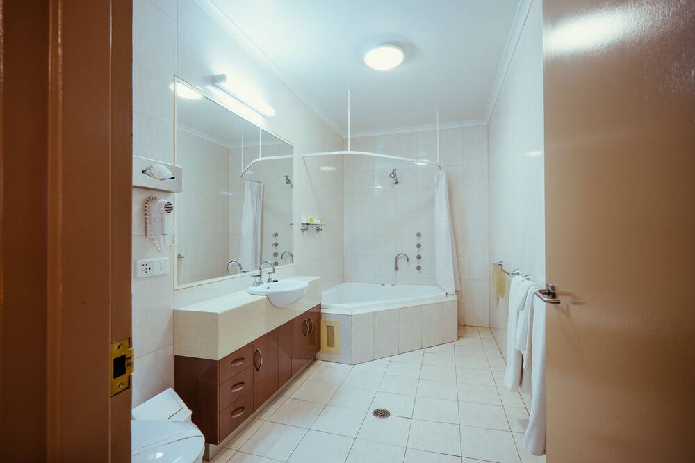 Photo of Bathroom in Narrabri