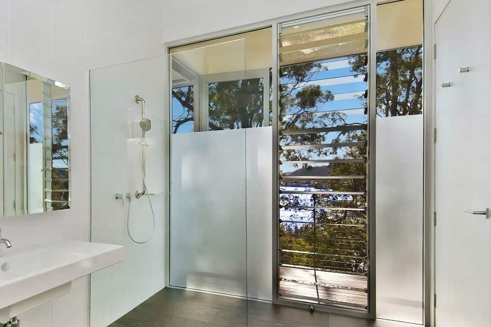 Photo of Bathroom in Pretty Beach