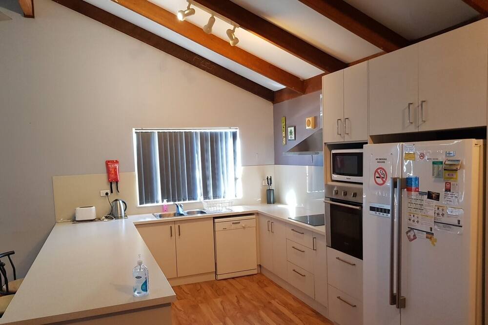 Photo of Kitchen in Green Head