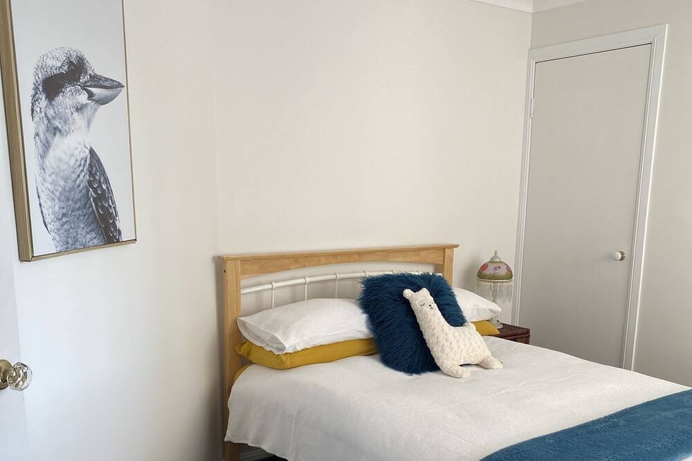 Photo of Bedroom in Burleigh Waters