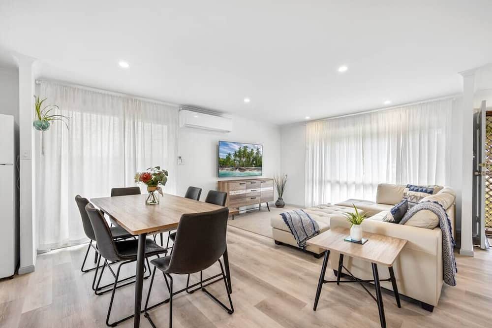 Photo of Livingroom in Mudjimba
