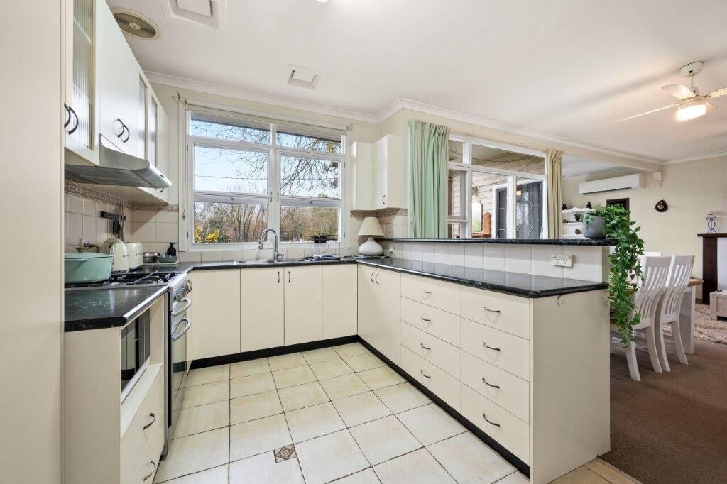 Photo of Kitchen in Ovens