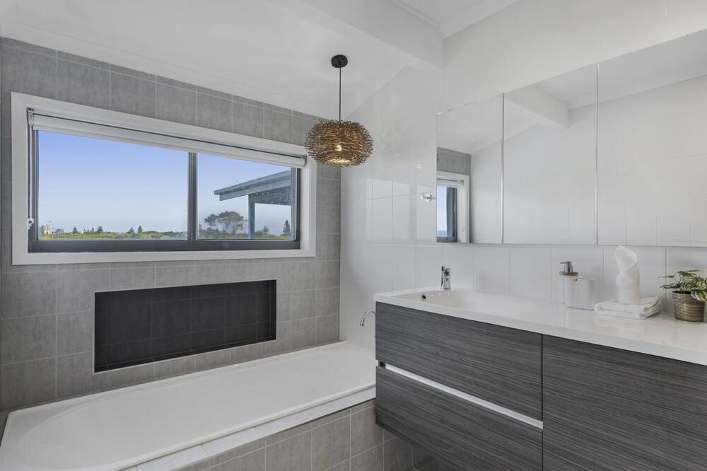 Photo of Bathroom in The Entrance North