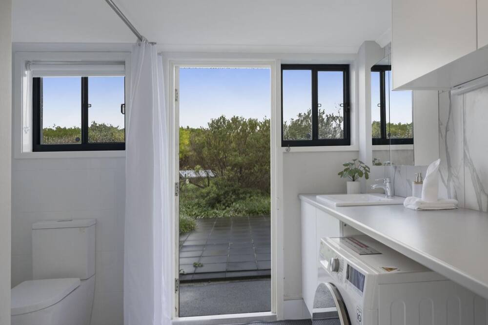 Photo of Bathroom in The Entrance North