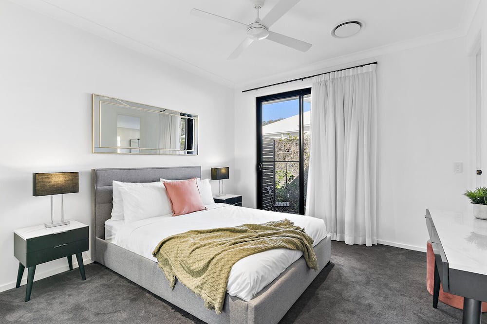 Photo of Bedroom in Twin Waters