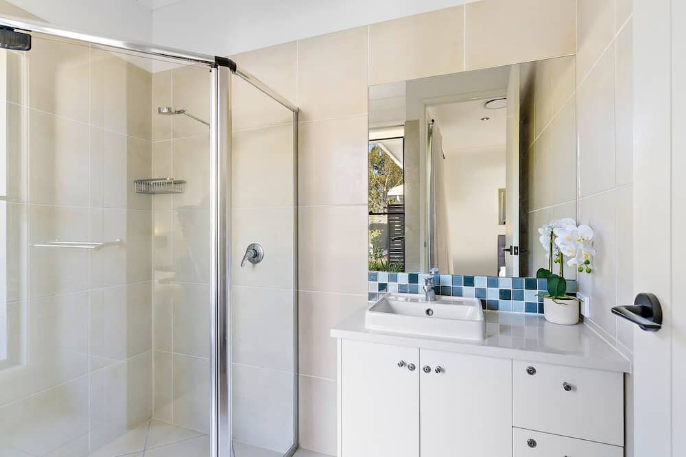 Photo of Bathroom in Twin Waters