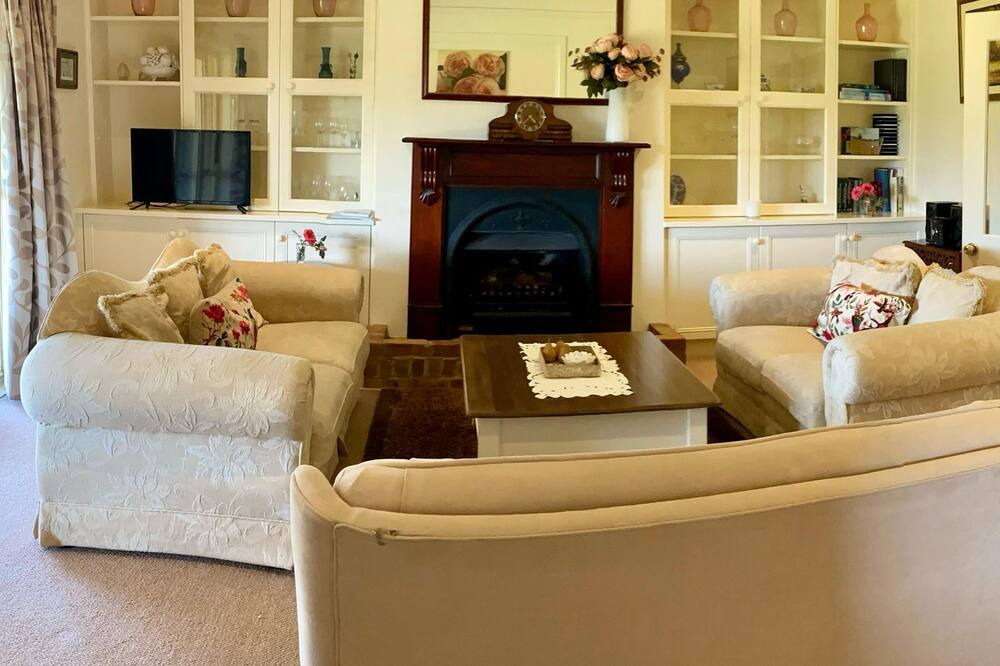 Photo of Livingroom in Lovedale
