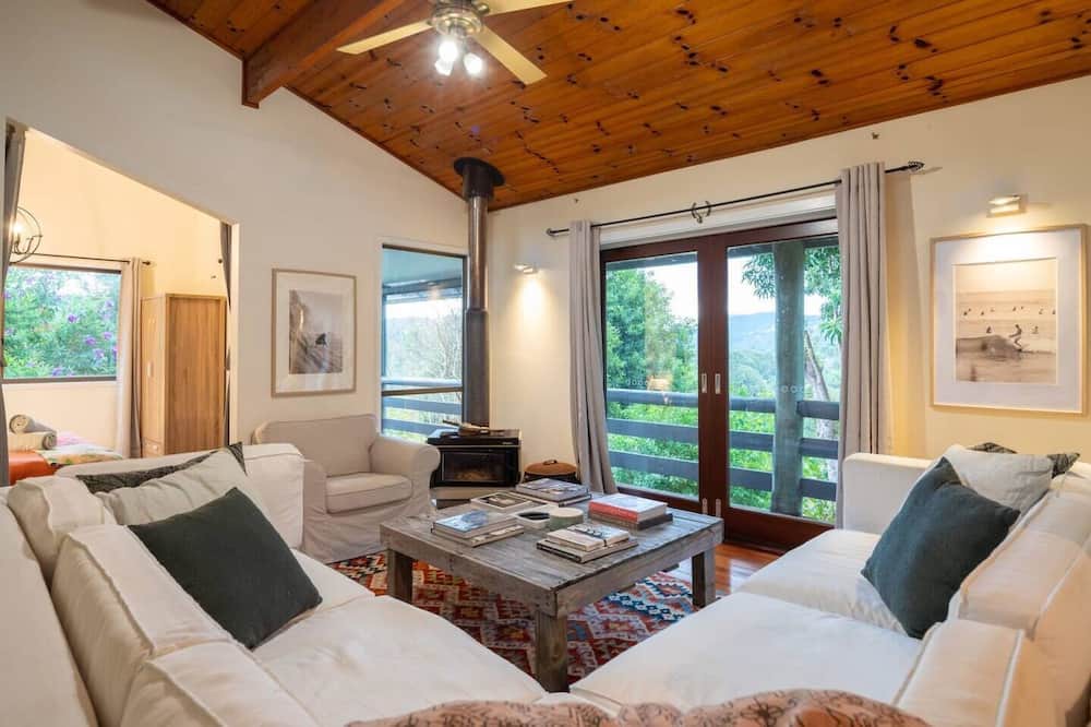 Photo of Livingroom in Currumbin Valley