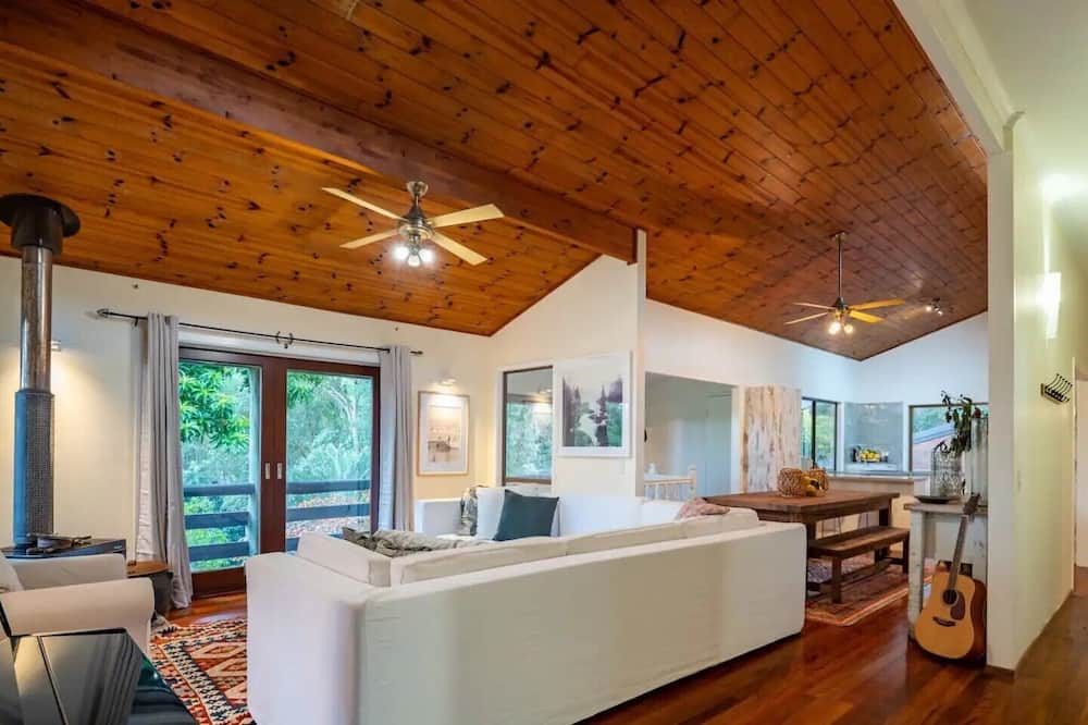 Photo of Livingroom in Currumbin Valley