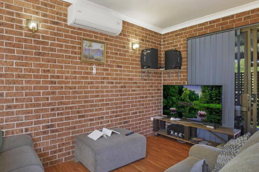 Photo of Livingroom in Gloucester
