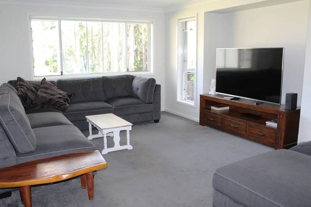 Photo of Livingroom in Smiths Lake