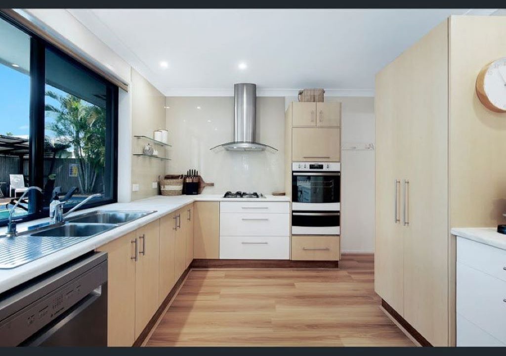 Photo of Kitchen in Mermaid Waters