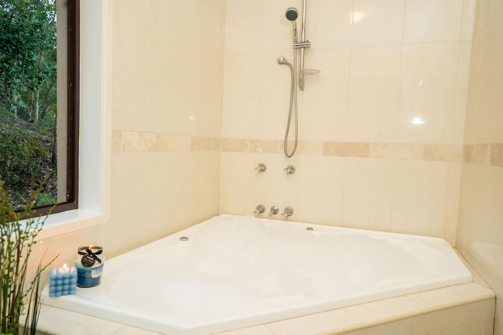 Photo of Bathroom in Parkwood