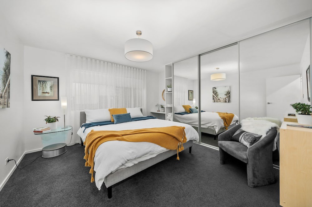 Photo of Bedroom in Lauderdale