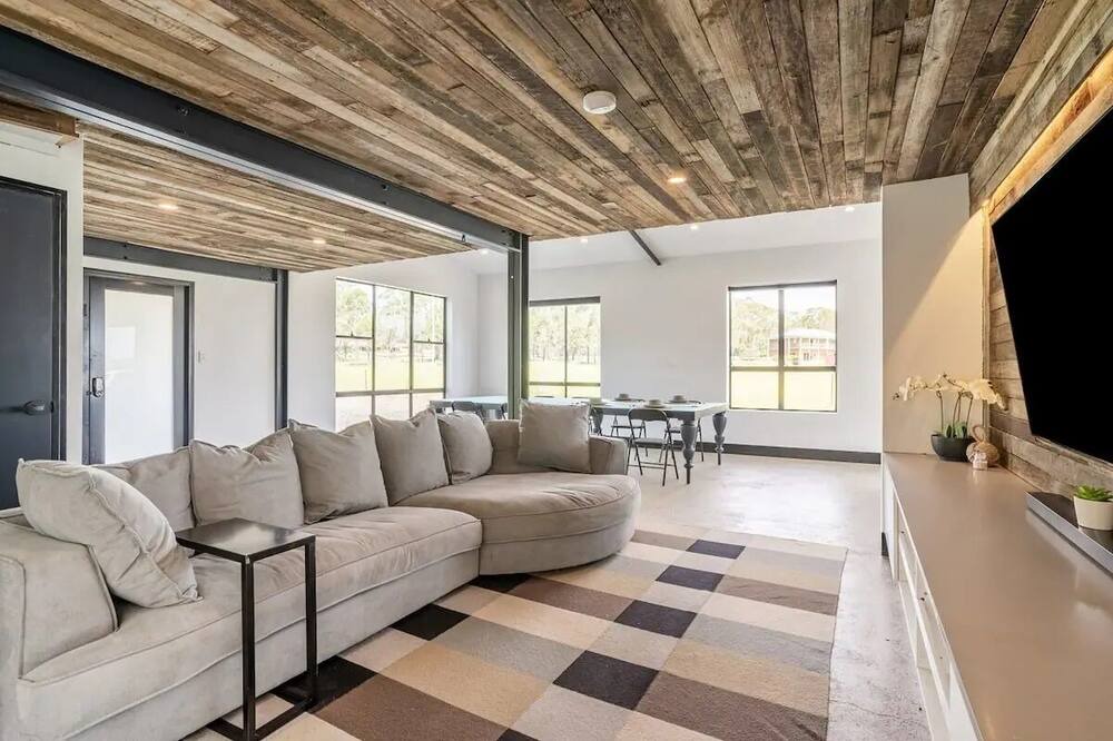 Photo of Livingroom in Pitt Town
