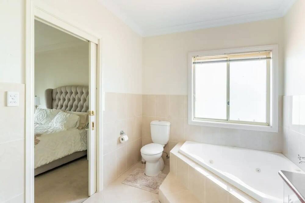 Photo of Bathroom in Highbury