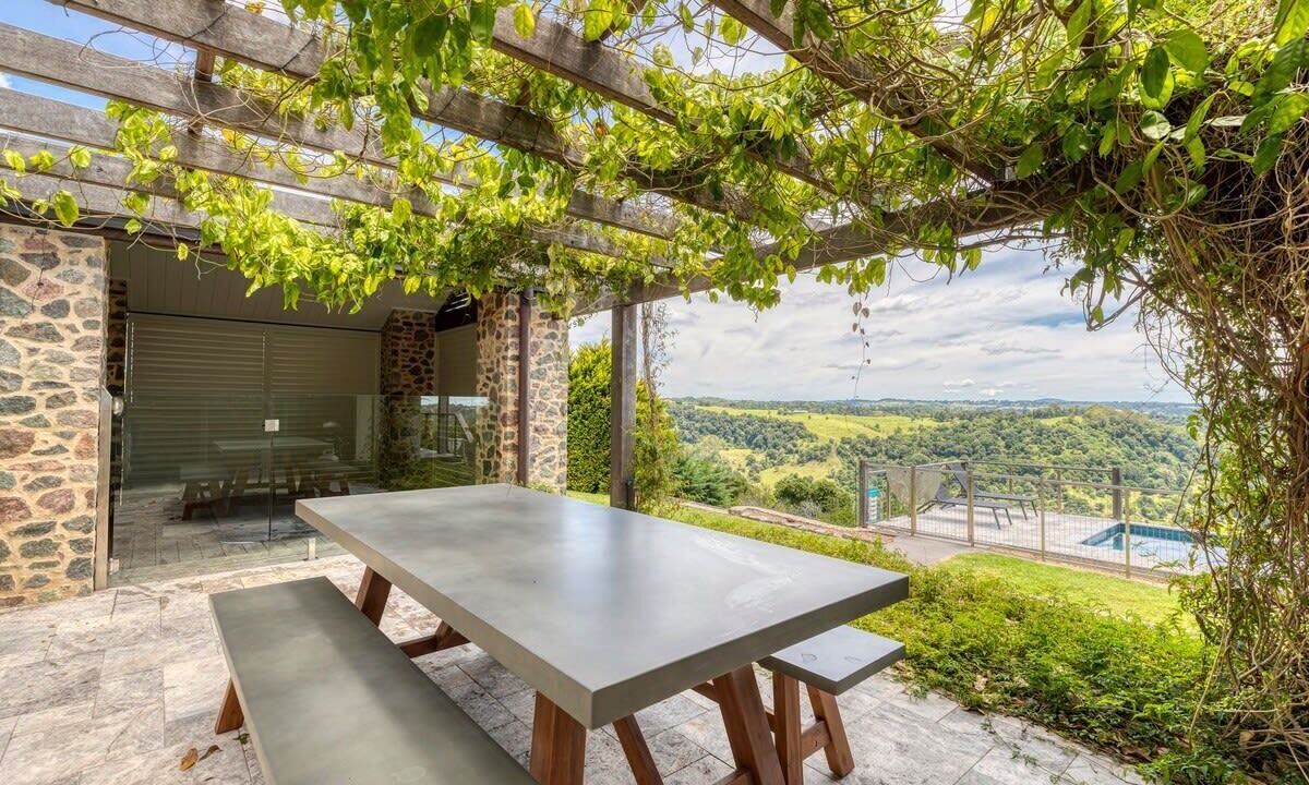 Photo of Outdoor in Balmoral Ridge