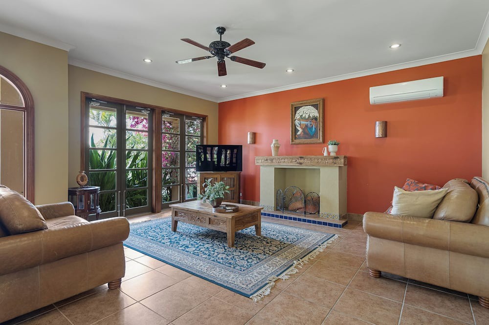 Photo of Livingroom in Swan Bay