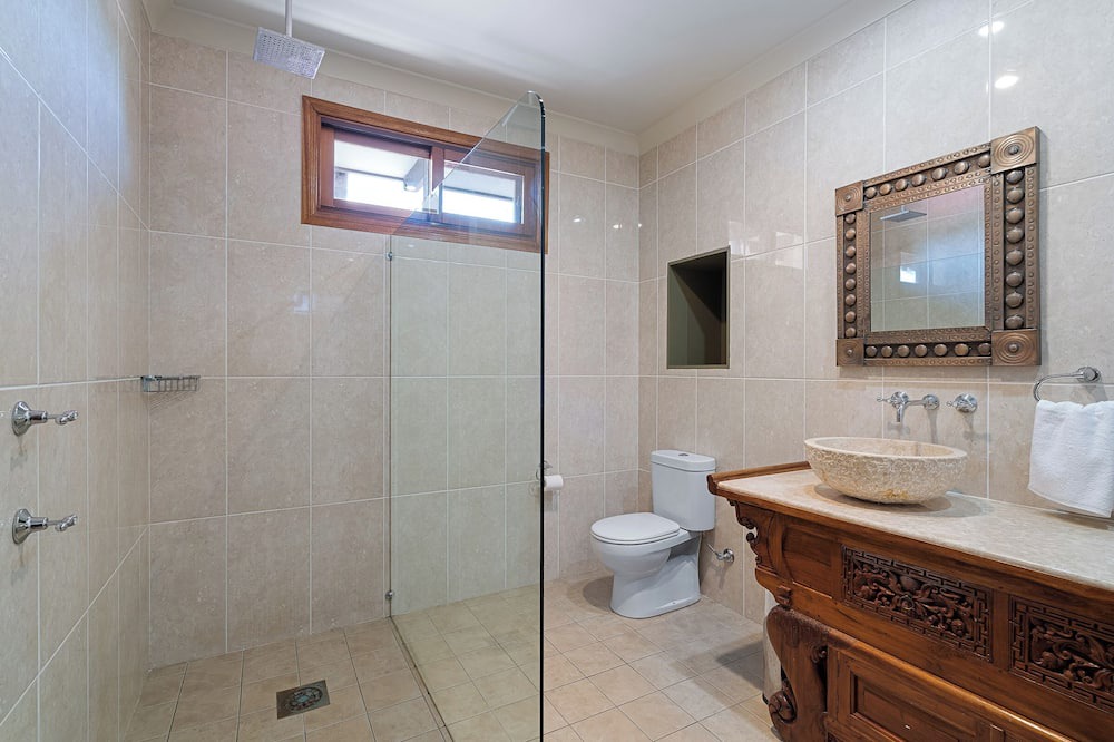 Photo of Bathroom in Swan Bay