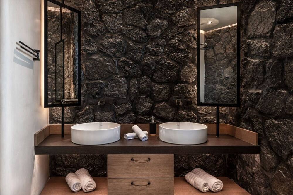 Photo of Bathroom in Vourvoulos