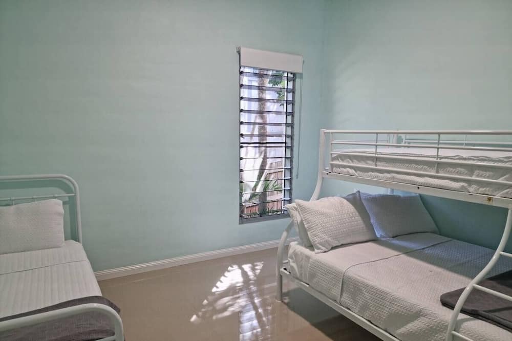 Photo of Bedroom in Eimeo