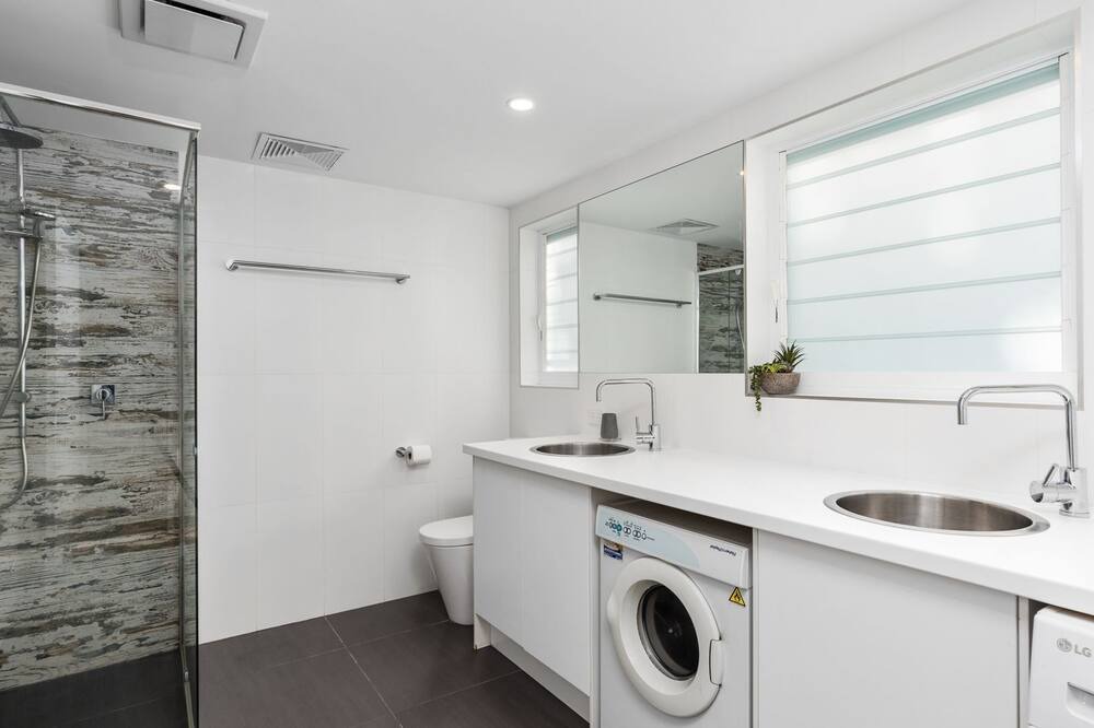 Photo of Bathroom in Bateau Bay