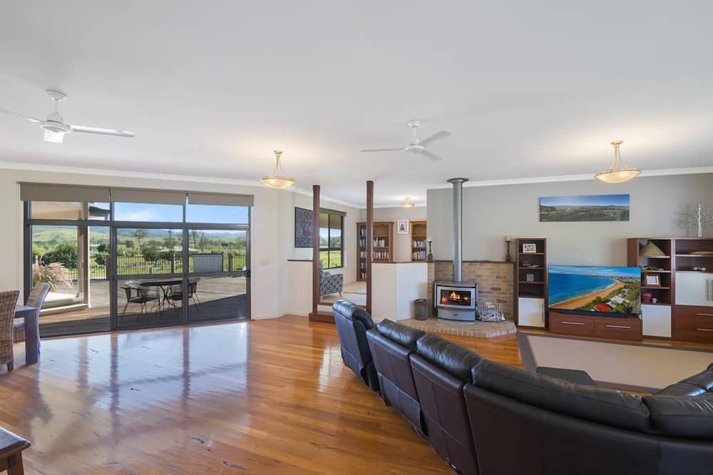 Photo of Livingroom in Gloucester