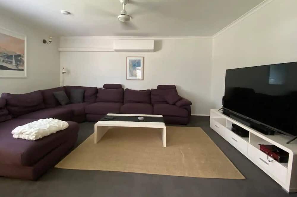 Photo of Livingroom in Slade Point
