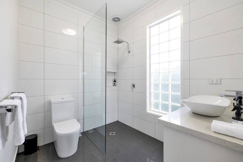 Photo of Bathroom in Lake Wendouree