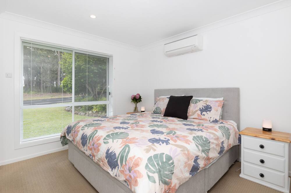 Photo of Bedroom in Mollymook Beach
