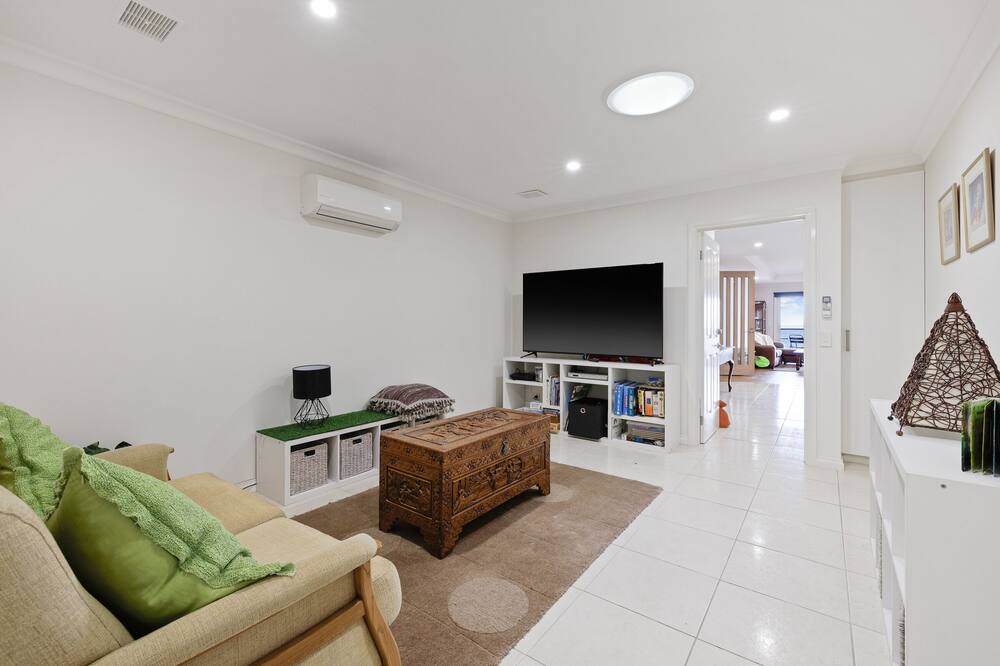 Photo of Livingroom in Rhyll