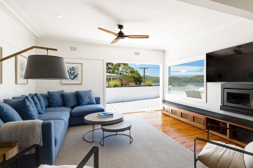 Photo of Livingroom in Pretty Beach Central Coast